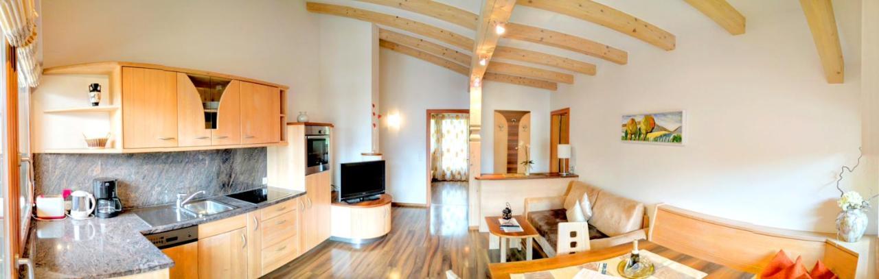 Appartementhaus Tratter Lagundo Luaran gambar