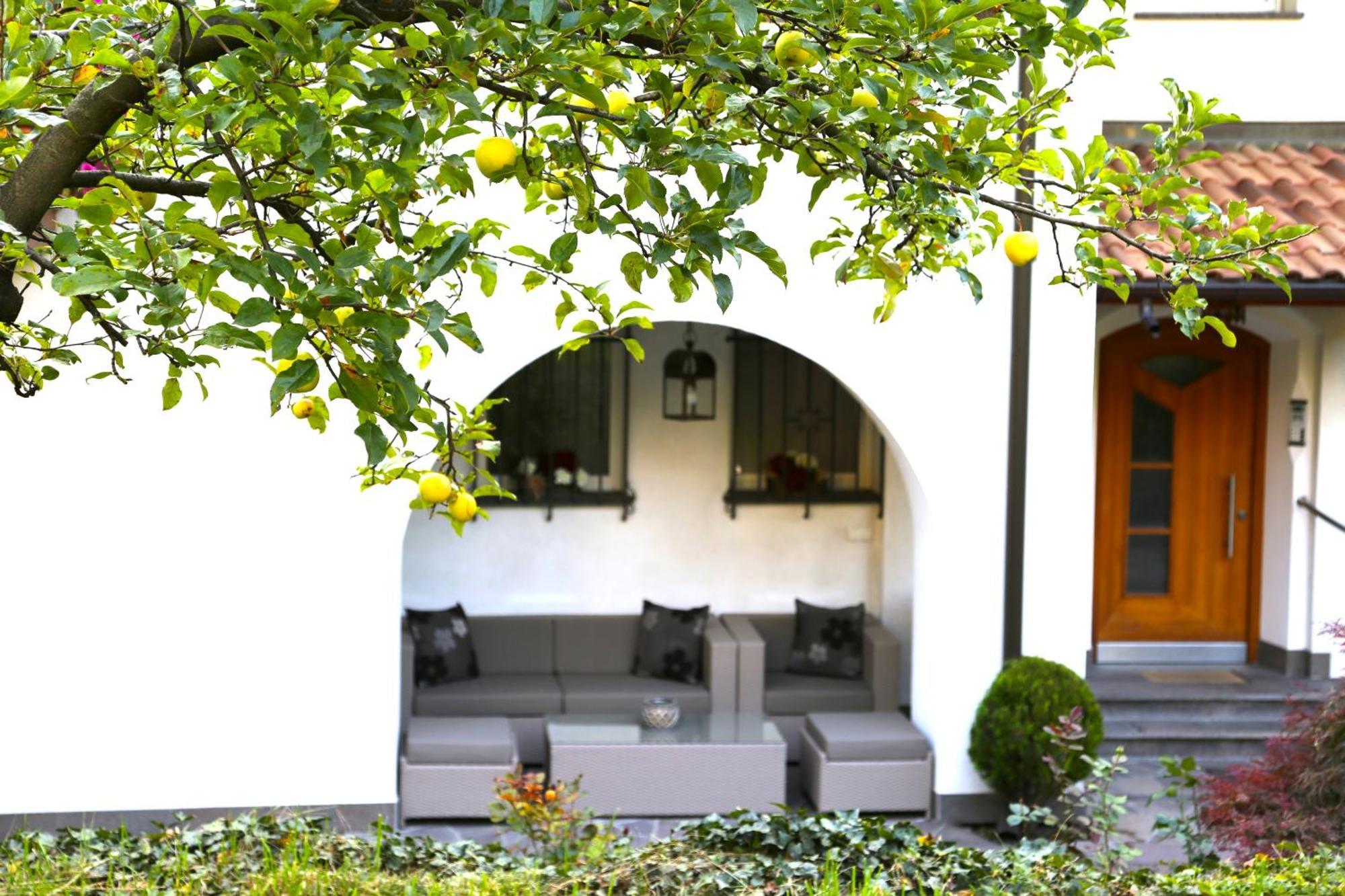 Appartementhaus Tratter Lagundo Luaran gambar