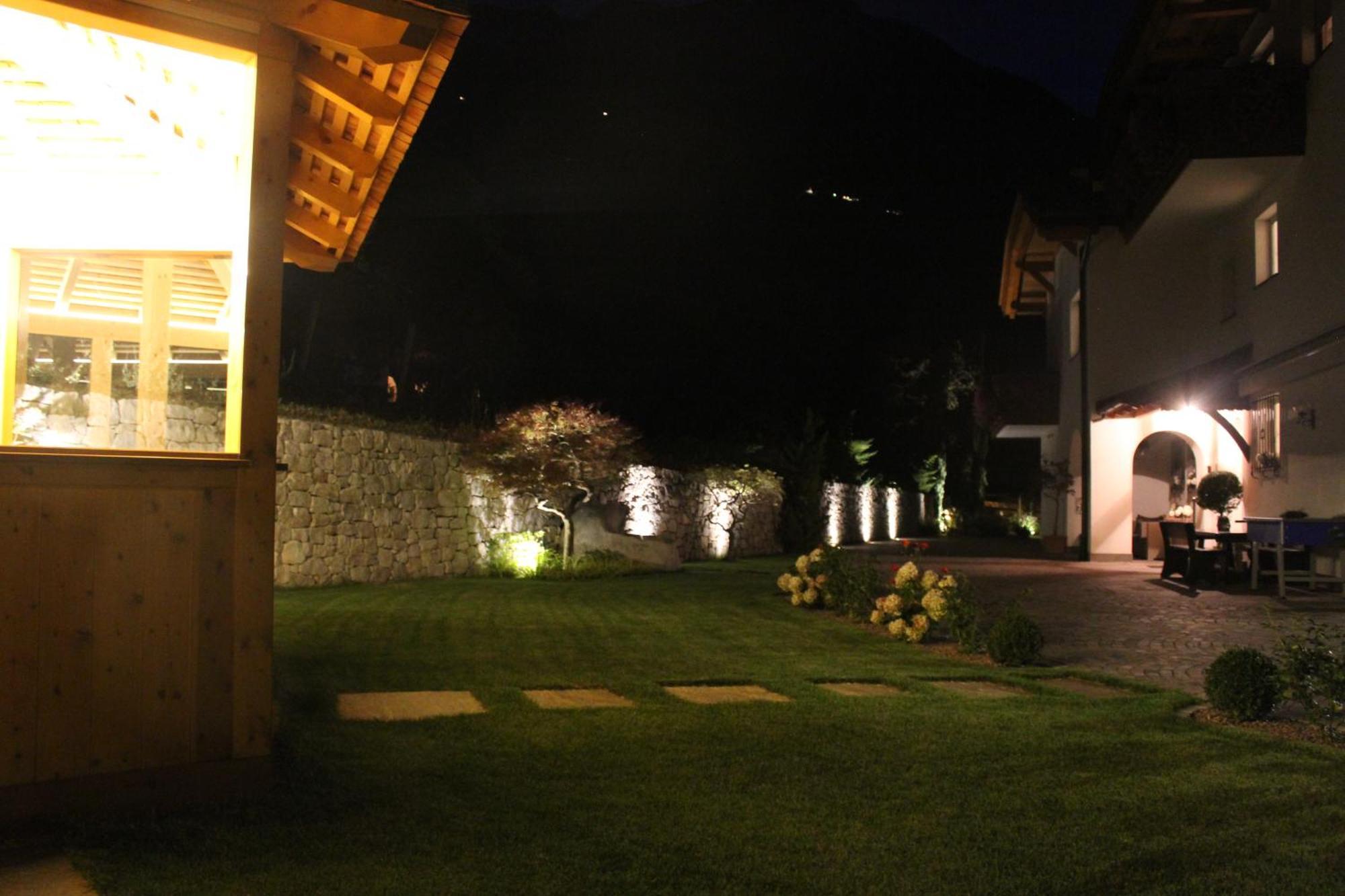 Appartementhaus Tratter Lagundo Luaran gambar