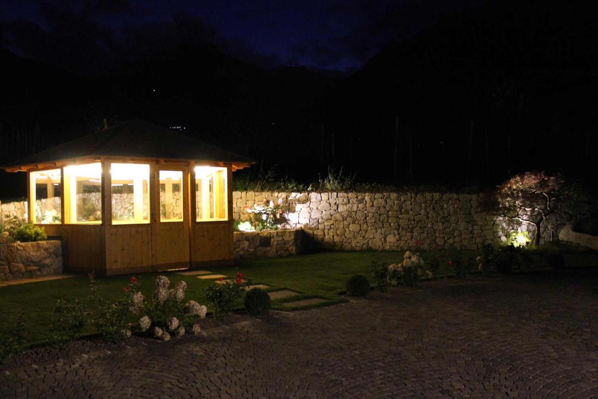 Appartementhaus Tratter Lagundo Luaran gambar