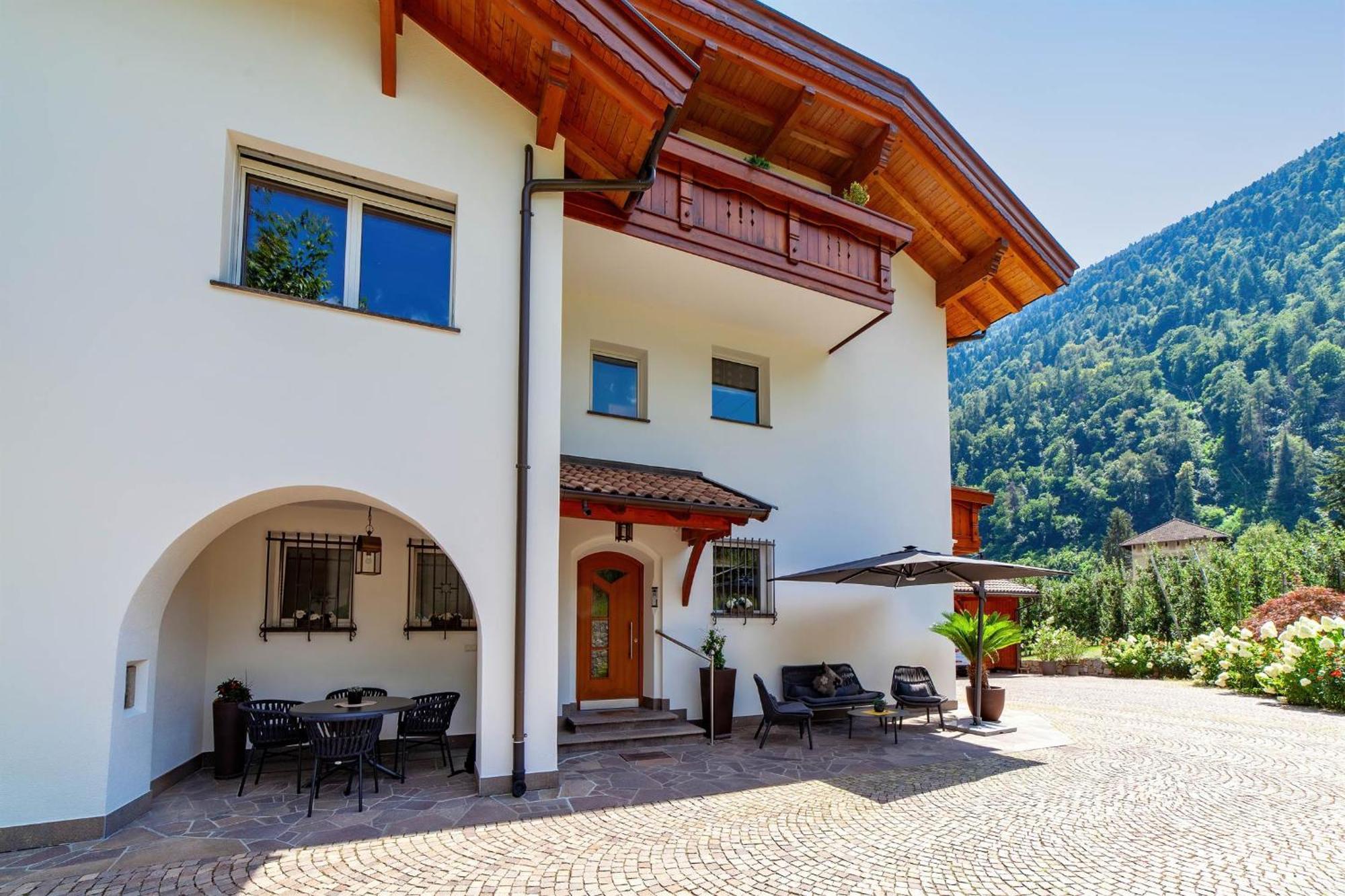 Appartementhaus Tratter Lagundo Luaran gambar