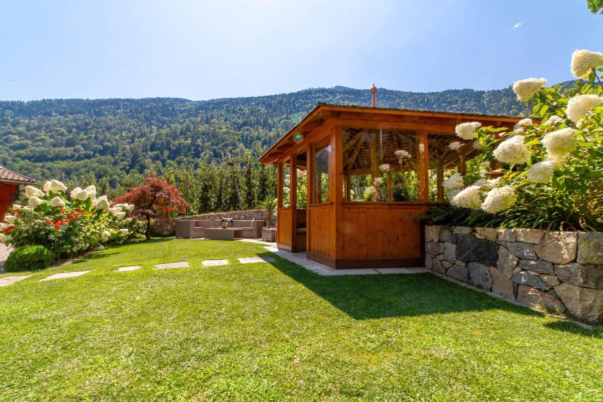 Appartementhaus Tratter Lagundo Luaran gambar