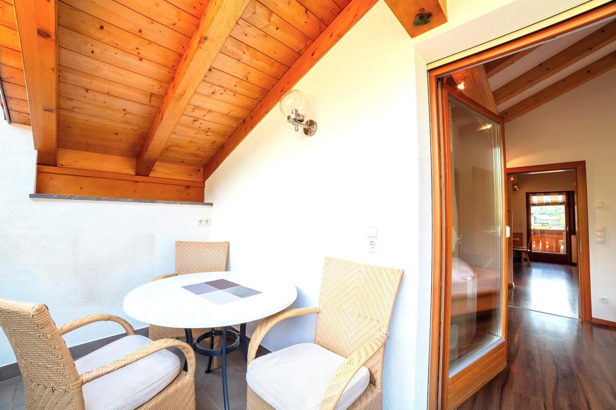 Appartementhaus Tratter Lagundo Luaran gambar