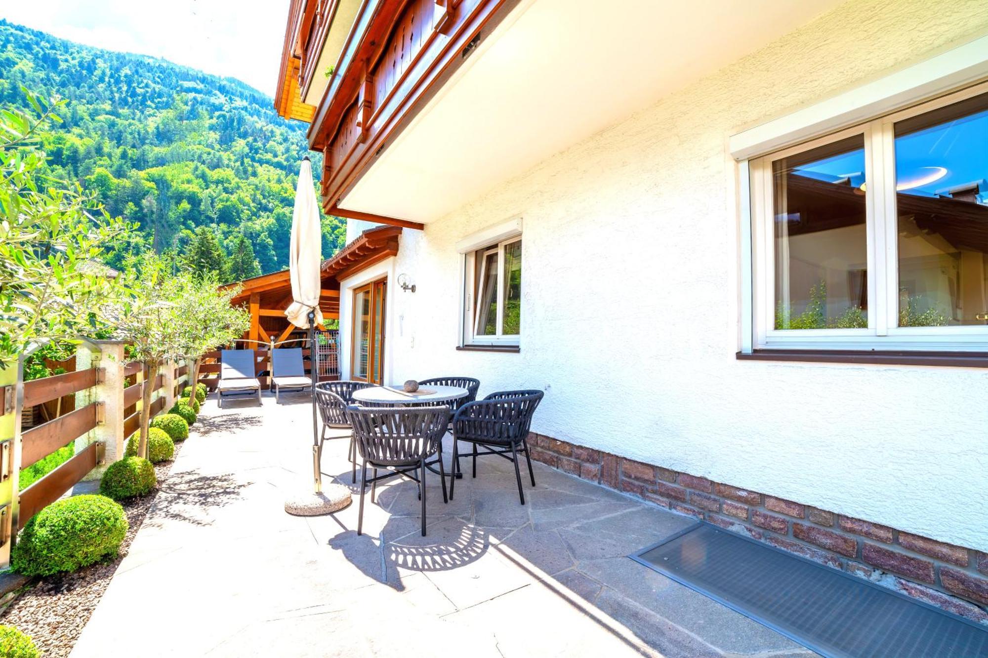 Appartementhaus Tratter Lagundo Luaran gambar